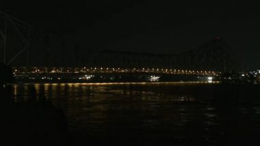 Earth Hour Day 2023: Lights at Iconic Howrah Bridge in Kolkata Turned Off for One Hour To Conserve Energy (Watch Video)